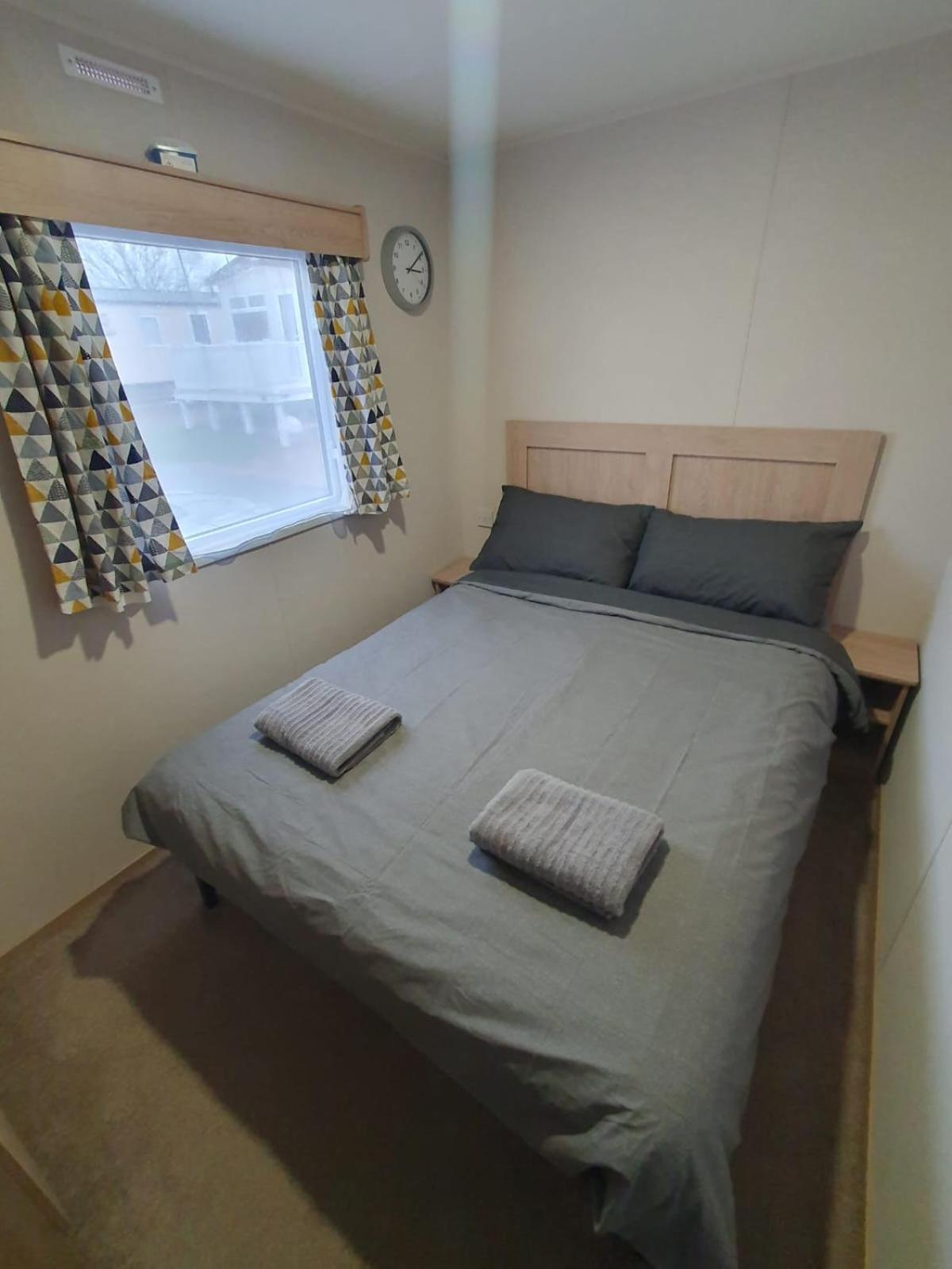 Escape City Caravan Lytchett Minster Exterior foto